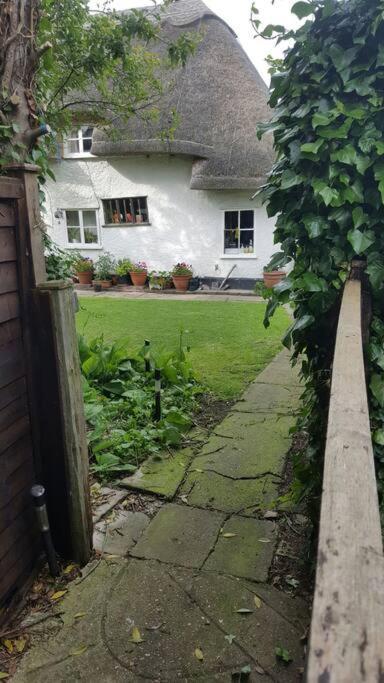 Entire Thatched Cottage Melbourn Exterior photo